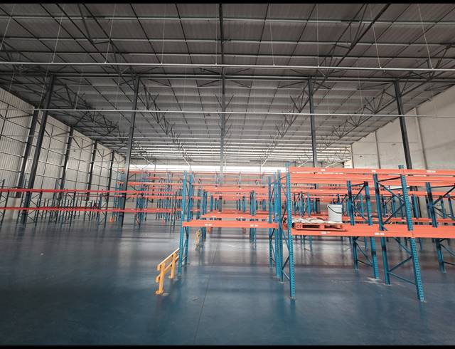 3,234M² WAREHOUSE FOR SALE IN COSMO BUSINESS PARK